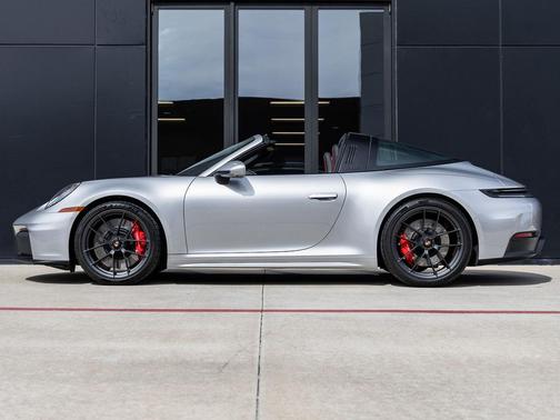 2026 Porsche 911 Targa 4 GTS