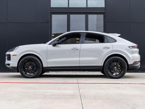 Chalk 2026 Porsche Cayenne Cayenne