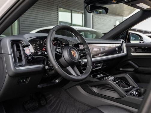 Chalk 2026 Porsche Cayenne Cayenne
