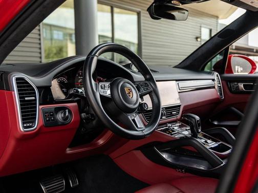 2021 Porsche Cayenne Turbo