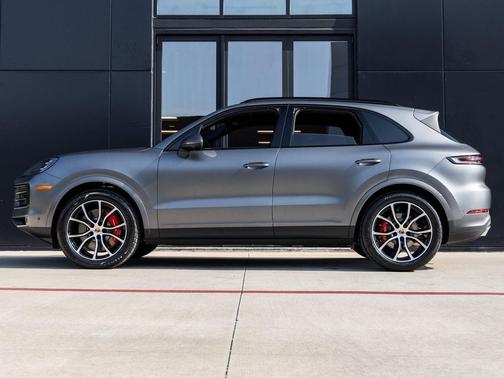2025 Porsche Cayenne S