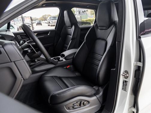 2026 Porsche Cayenne GTS