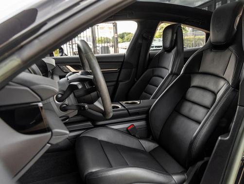 Jet Black Metallic 2023 Porsche Taycan