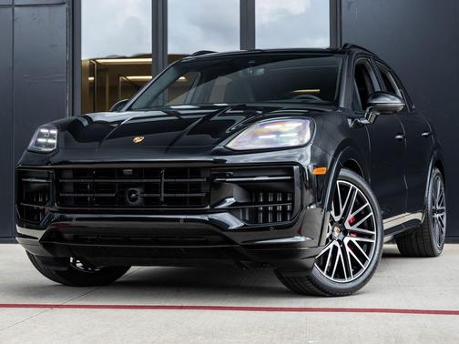 2025 Porsche Cayenne GTS