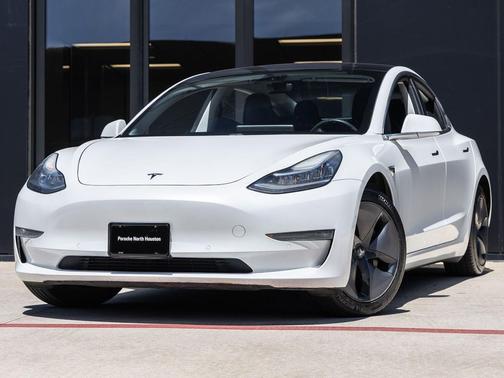 Pearl White Multi-Coat 2018 Tesla Model 3 Long Range