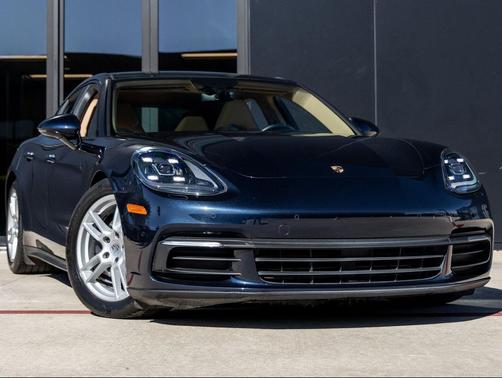 2018 Porsche Panamera 4