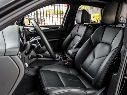 2025 Porsche Macan T