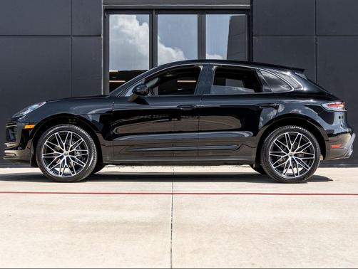 2025 Porsche Macan T