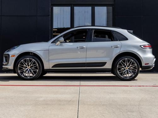 Dolomite Silver Metallic 2026 Porsche Macan Macan