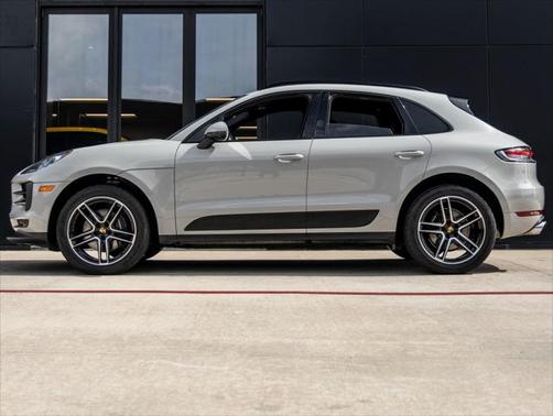 2021 Porsche Macan Base