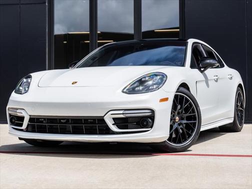2022 Porsche Panamera GTS