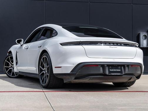 2023 Porsche Taycan 