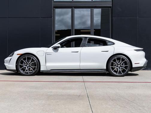 2023 Porsche Taycan 