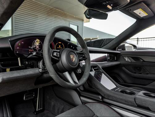 2025 Porsche Taycan GTS