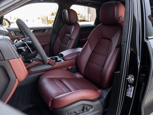 2026 Porsche Cayenne GTS