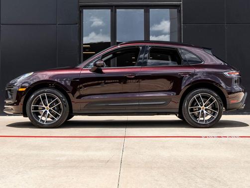Copper Ruby Metallic 2026 Porsche Macan Macan