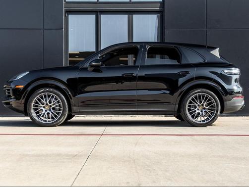2022 Porsche Cayenne 