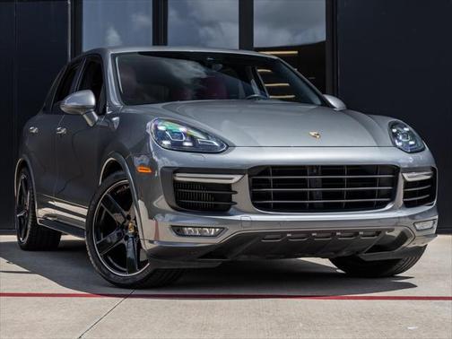 2016 Porsche Cayenne GTS