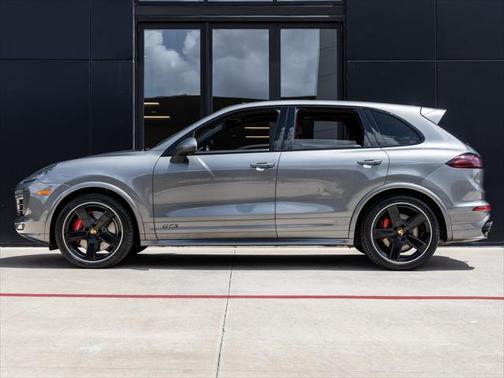 2016 Porsche Cayenne GTS