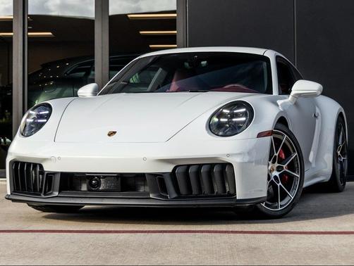 2026 Porsche 911 Carrera 4 GTS