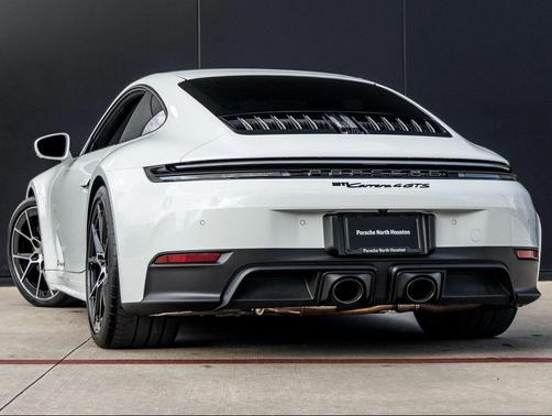 2026 Porsche 911 Carrera 4 GTS