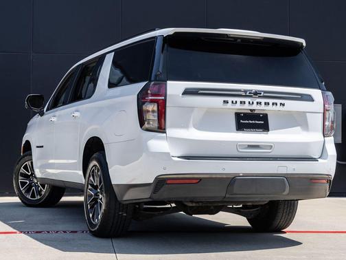 Summit White 2021 Chevrolet Suburban 4WD Z71