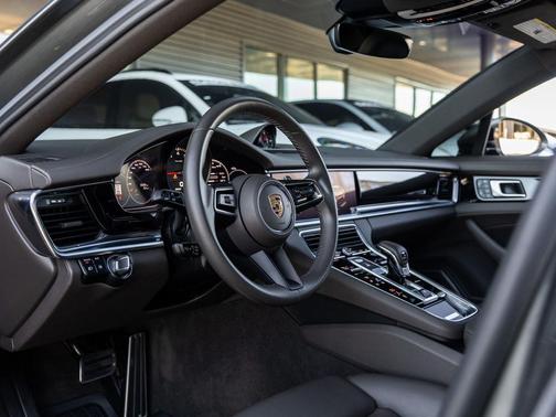 2022 Porsche Panamera 4S