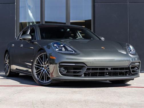 2022 Porsche Panamera 4S