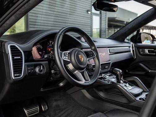 2023 Porsche Cayenne GTS