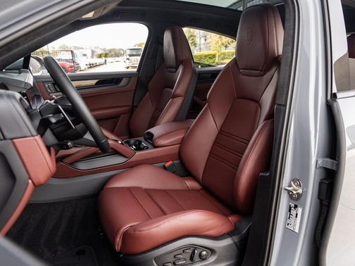 2026 Porsche Cayenne GTS