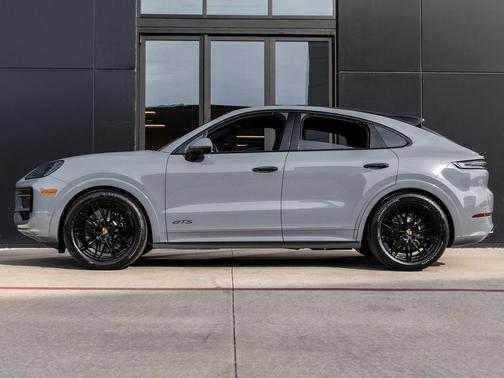 2026 Porsche Cayenne GTS