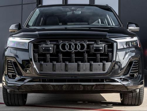 2025 Audi Q7 55 Premium Plus