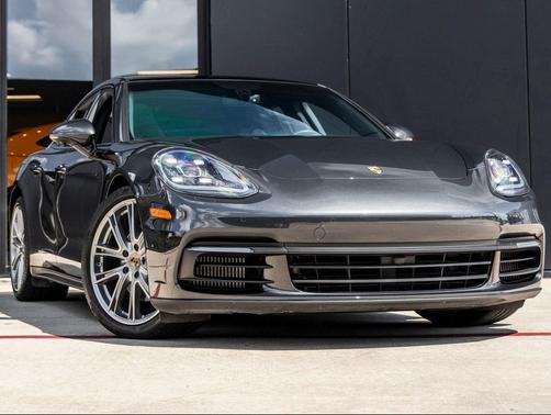 2018 Porsche Panamera 4S
