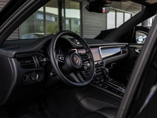 2025 Porsche Macan S