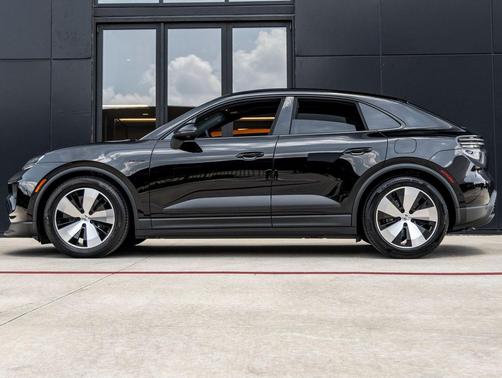 2025 Porsche Macan Macan Electric 4