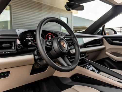 2025 Porsche Macan Macan Electric 4