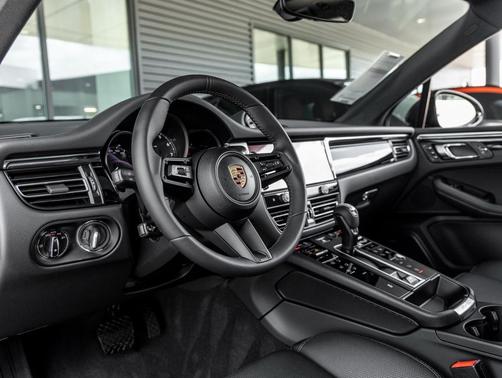 2025 Porsche Macan T