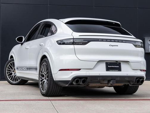 2022 Porsche Cayenne Platinum Edition