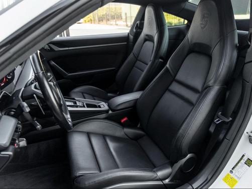 2021 Porsche 911 Carrera