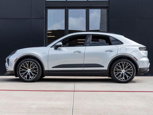 Dolomite Silver Metallic 2025 Porsche Macan Macan Electric