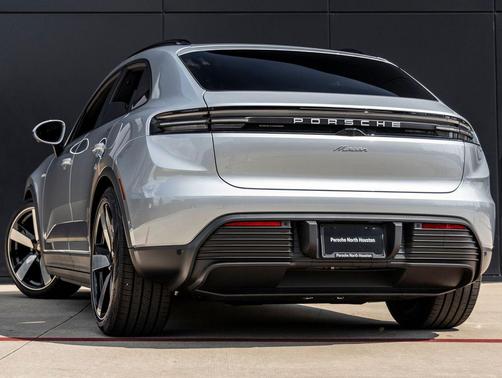 Dolomite Silver Metallic 2025 Porsche Macan Macan Electric
