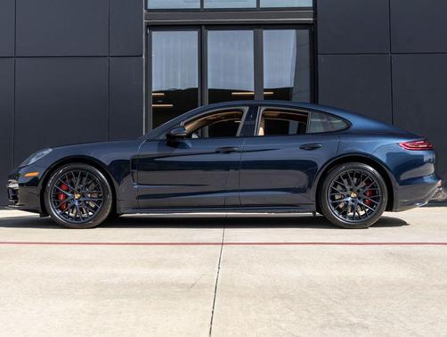 2018 Porsche Panamera Turbo