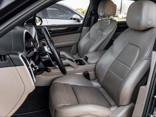 2020 Porsche Cayenne Cayenne