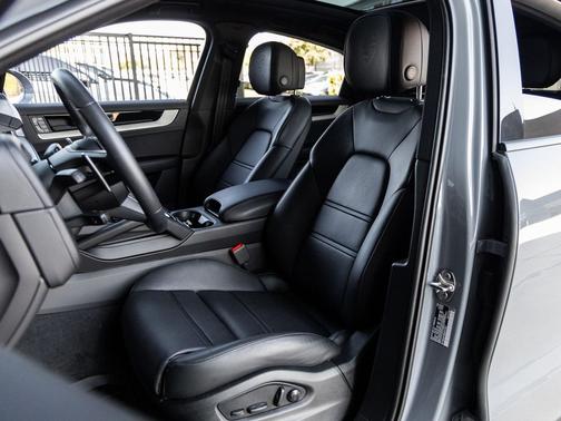 2025 Porsche Cayenne 