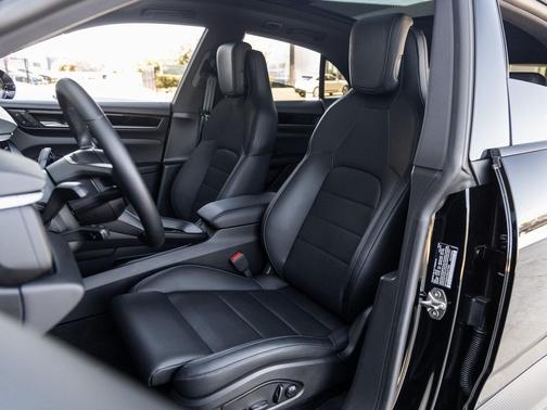 2025 Porsche Macan Electric