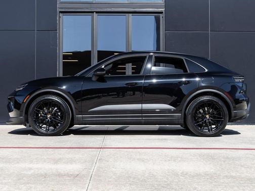 2025 Porsche Macan Electric