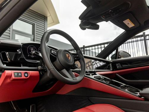 Jet Black Metallic 2026 Porsche Panamera