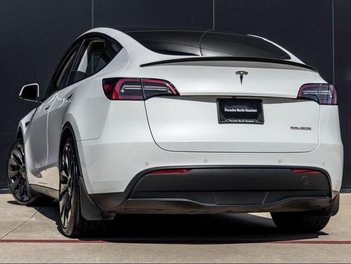 2022 Tesla Model Y Performance Dual Motor All-Wheel Drive