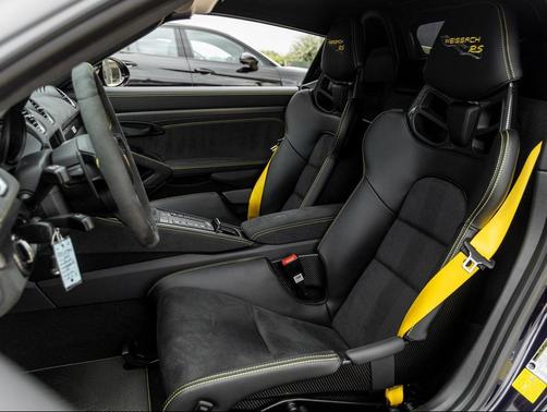 2025 Porsche 718 Spyder RS