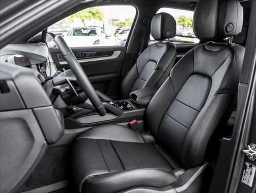 2025 Porsche Cayenne Base